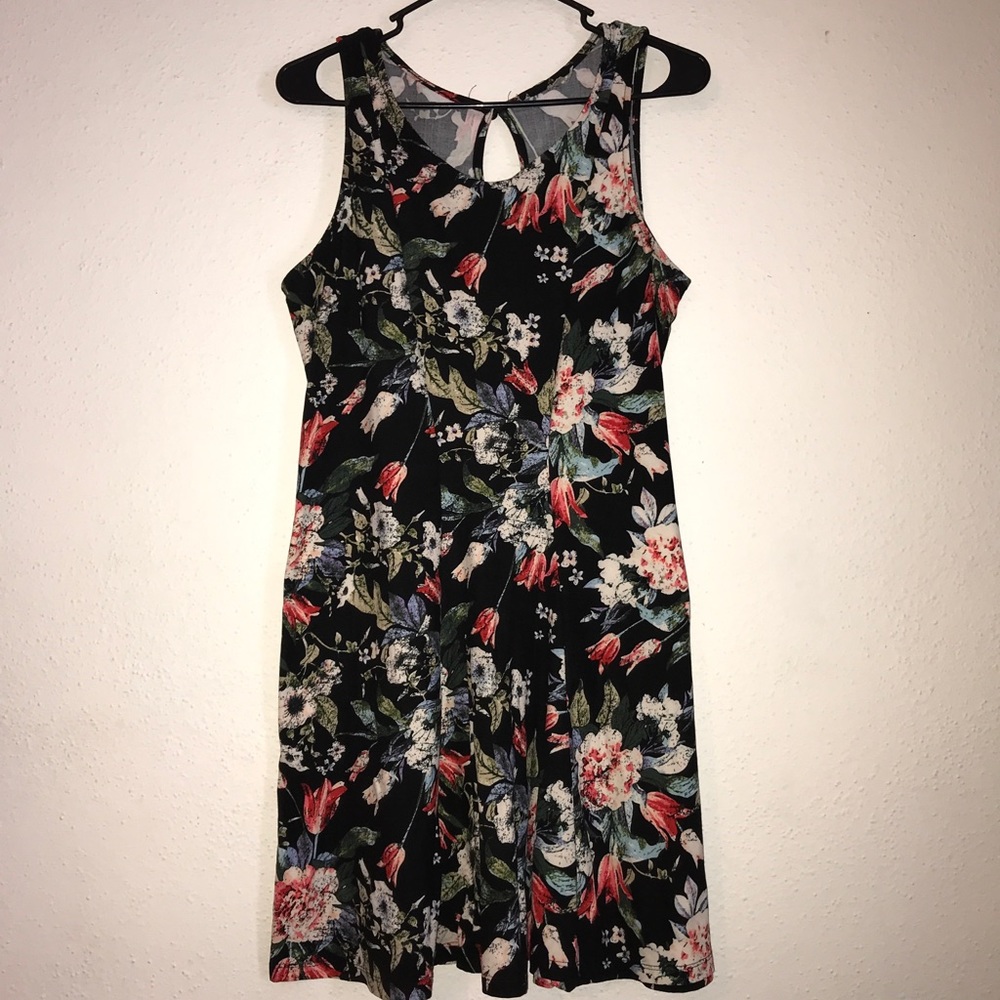 NWOT Mudd spring floral dress- size large